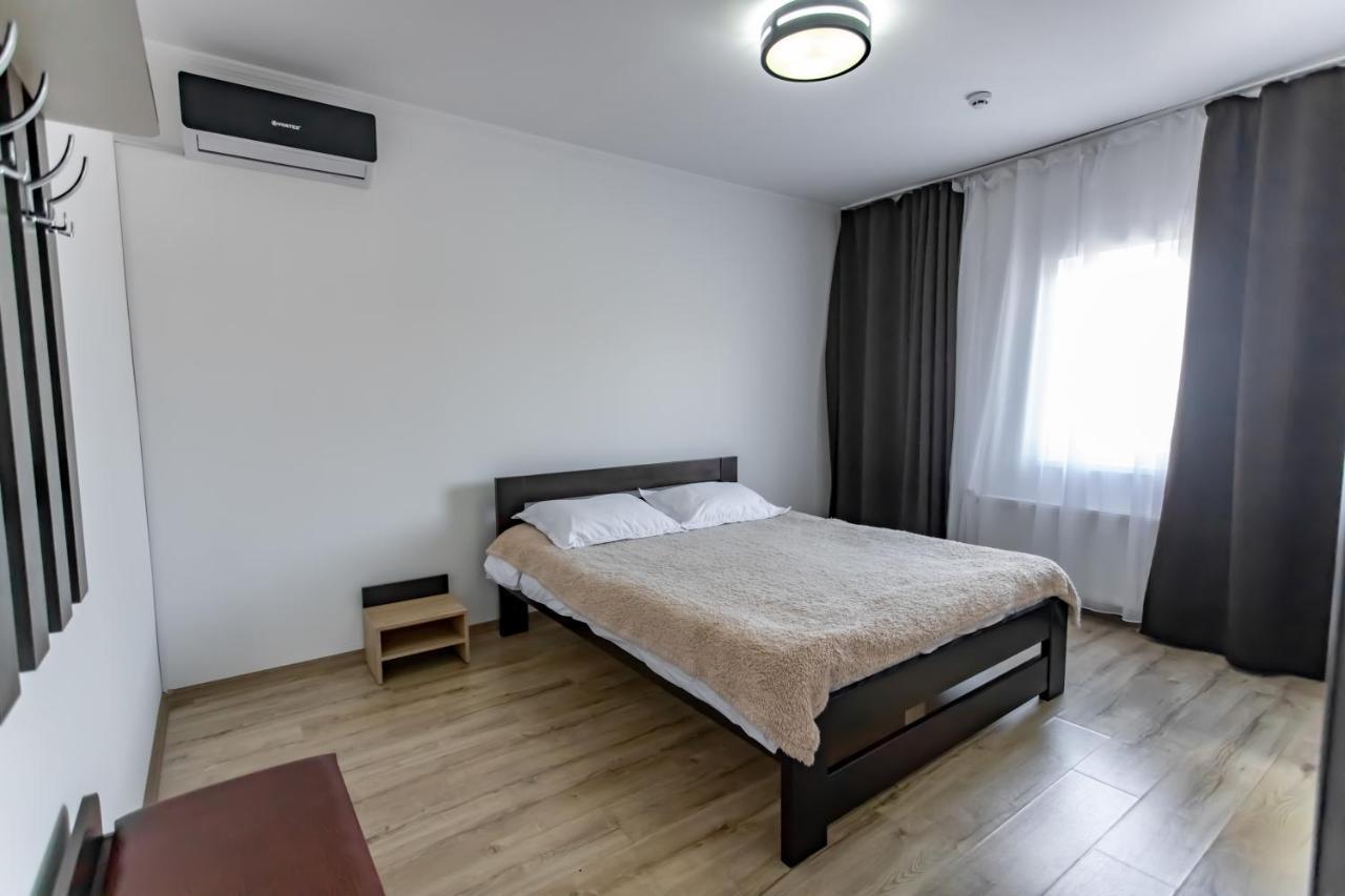 Autolux Hotel Cahul Esterno foto